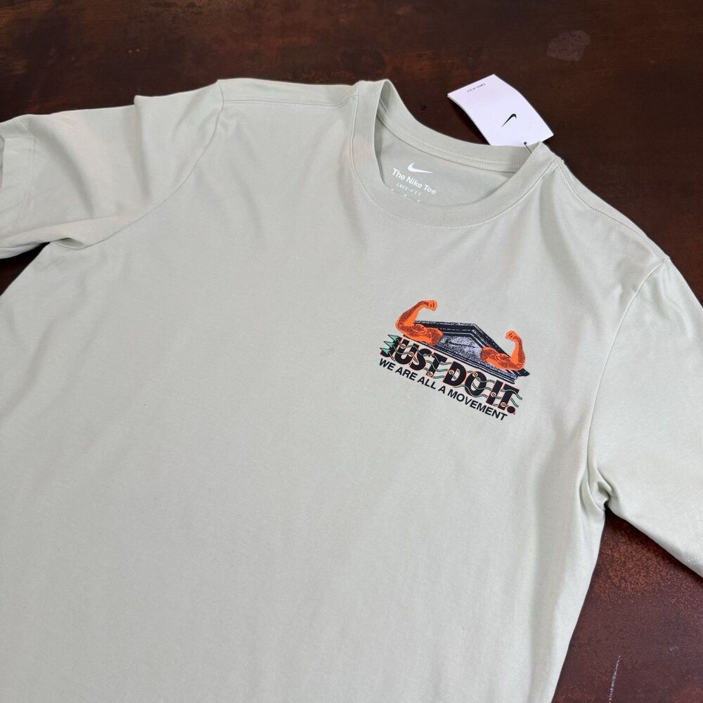 NIKE Dri-FIT  Fitness Inspo Graphic Tee Medium Mens Light Olive T-Shirt Gym